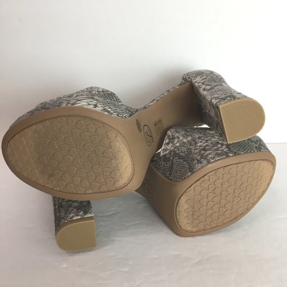 Chinese Laundry Women's Snakeskin Avenue 2 Platform Sandal Block Heels 8.5 NEW - Picture 9 of 16